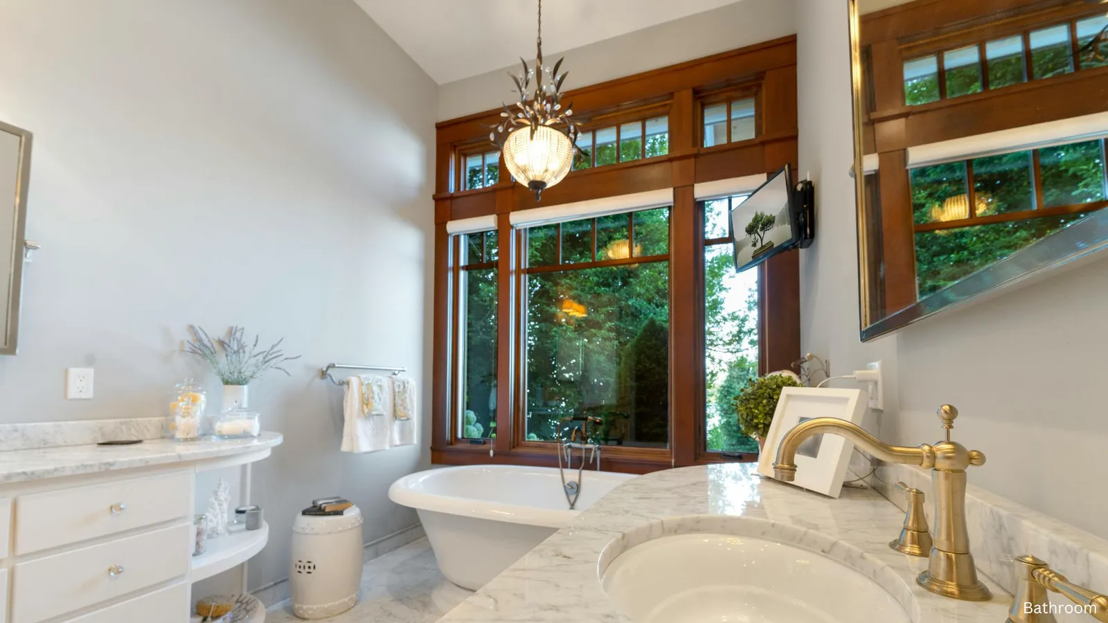 The Role of Statement Lighting in Bathroom Remodeling
