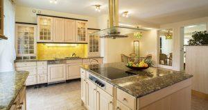 PERSONALIZING YOUR ENGINEERED STONE KITCHEN COUNTERTOP 800x421 1