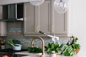 baskets along kitchen cabinet ceiling gap