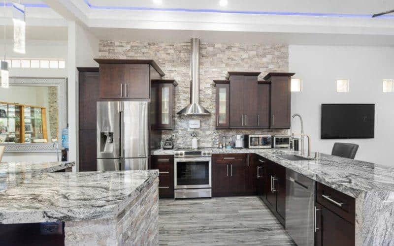 Quarts-Vs-Granite-Best-Countertop-Material